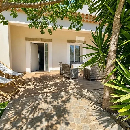 Villa Claudia - Entièrement Rénovée - à 100m Hyères
