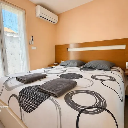 Villa Claudia - Entièrement Rénovée - à 100m Hyères